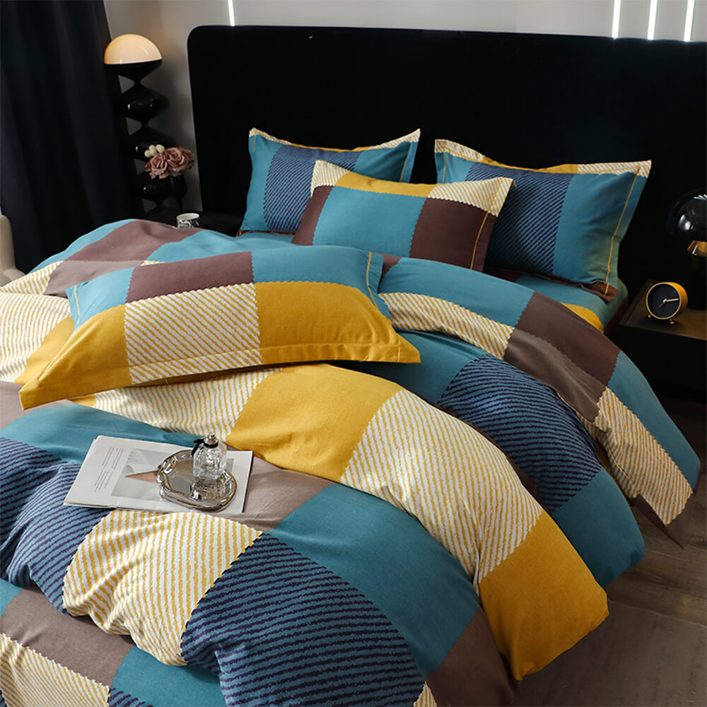 Modern Geometric Striped Design Bed Sheet Set